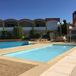 29 Cassis